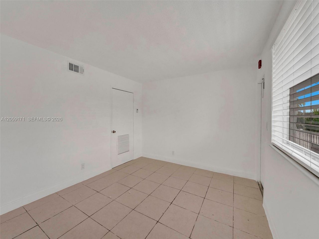14190 W Dixie Hwy , Unit 1, North Miami, FL 33161 Photo