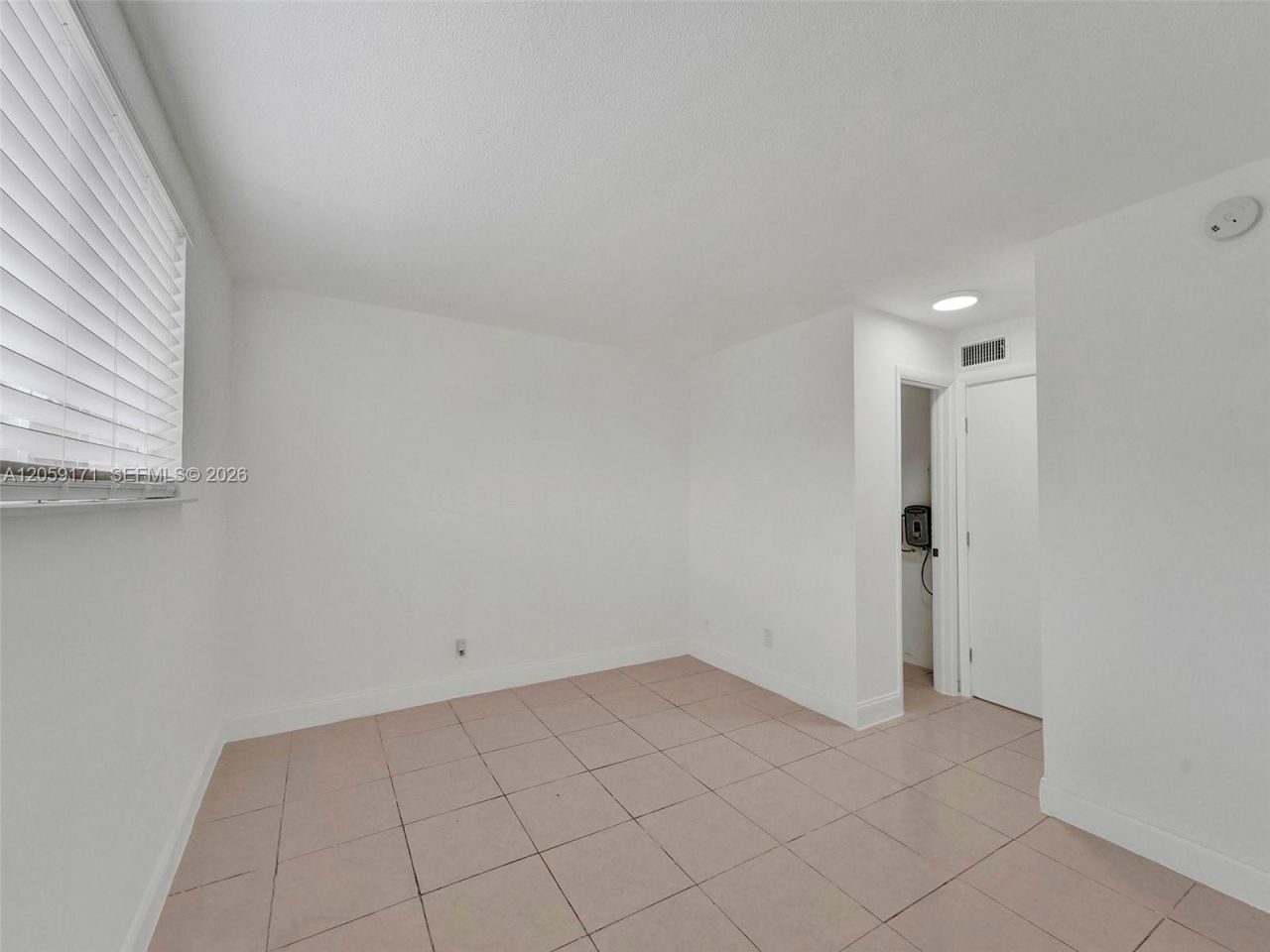 14190 W Dixie Hwy , Unit 1, North Miami, FL 33161 Photo