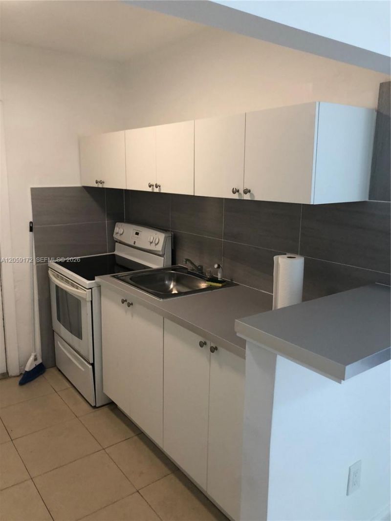 5647 Hayes St , Unit A, Hollywood, FL 33021 Photo