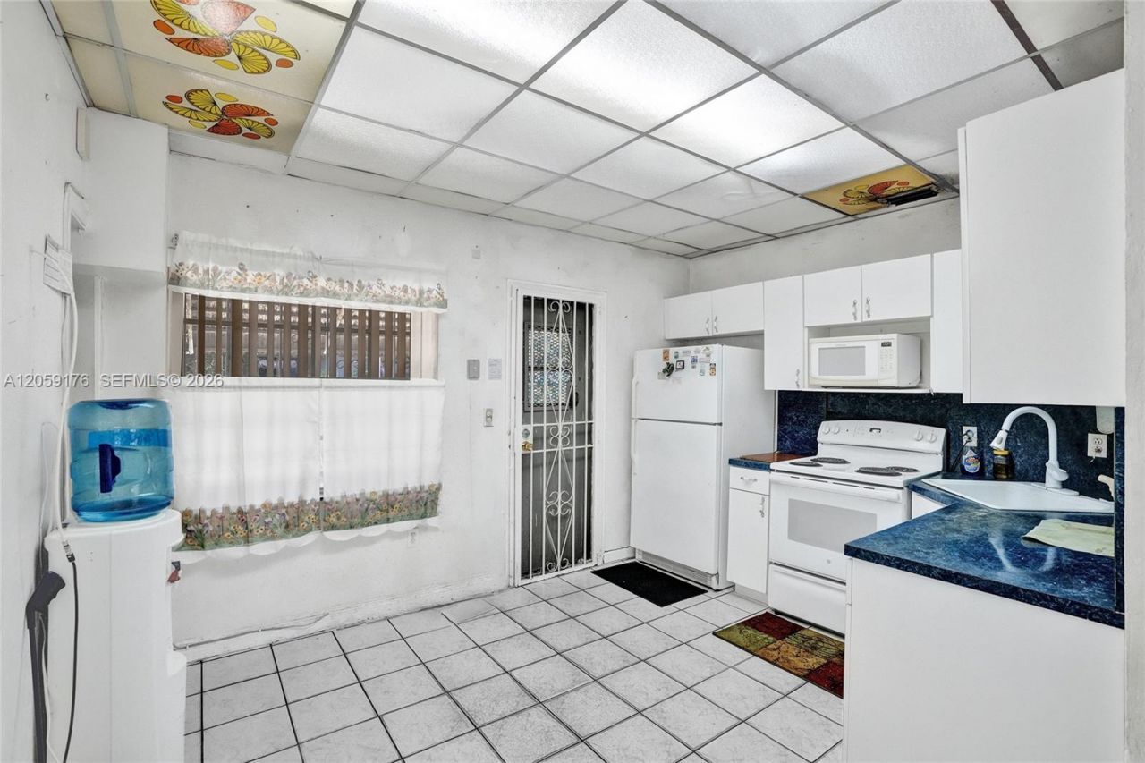 2145 NW 124th St, Miami, FL 33167 Photo