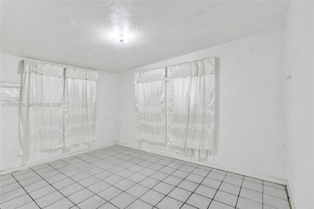2145 NW 124th St, Miami, FL 33167 Photo