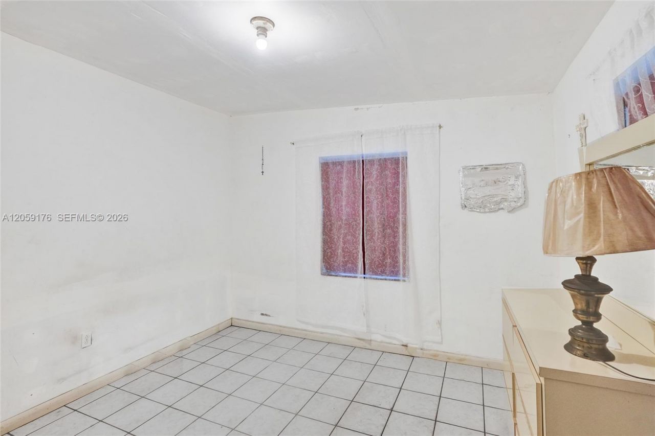 2145 NW 124th St, Miami, FL 33167 Photo