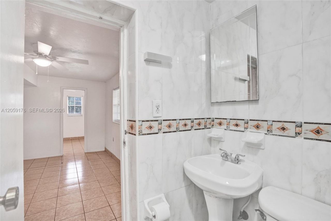 2145 NW 124th St, Miami, FL 33167 Photo