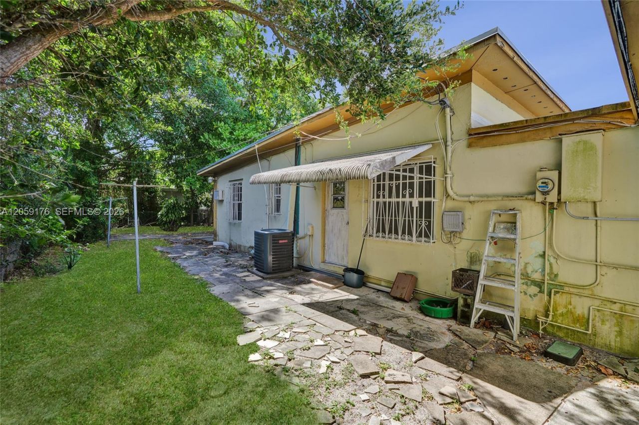 2145 NW 124th St, Miami, FL 33167 Photo