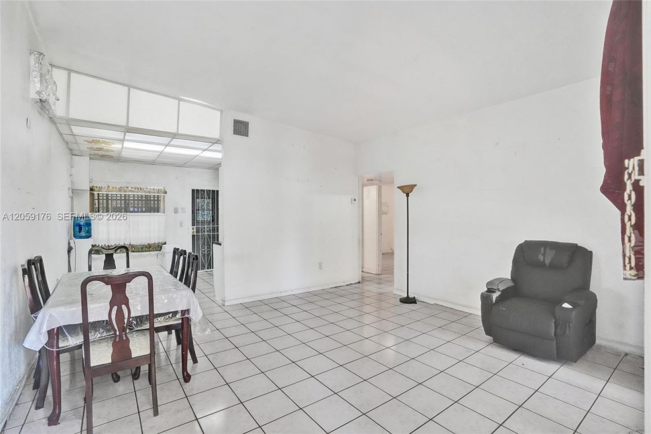 2145 NW 124th St, Miami, FL 33167 Photo