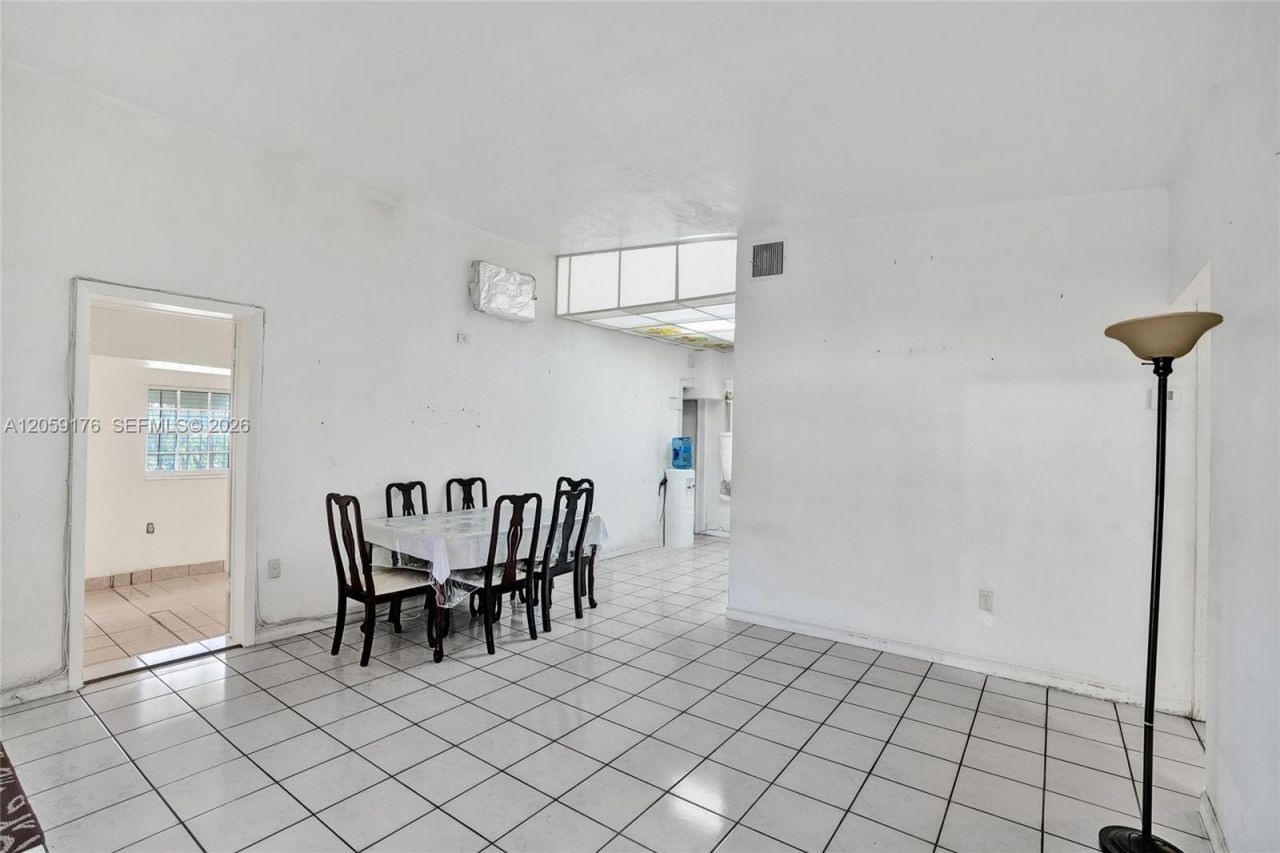 2145 NW 124th St, Miami, FL 33167 Photo