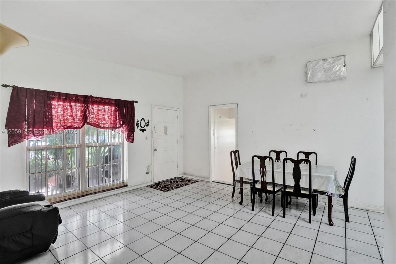 2145 NW 124th St, Miami, FL 33167 Photo