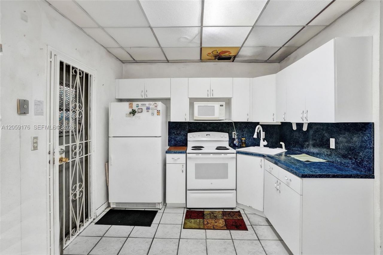 2145 NW 124th St, Miami, FL 33167 Photo