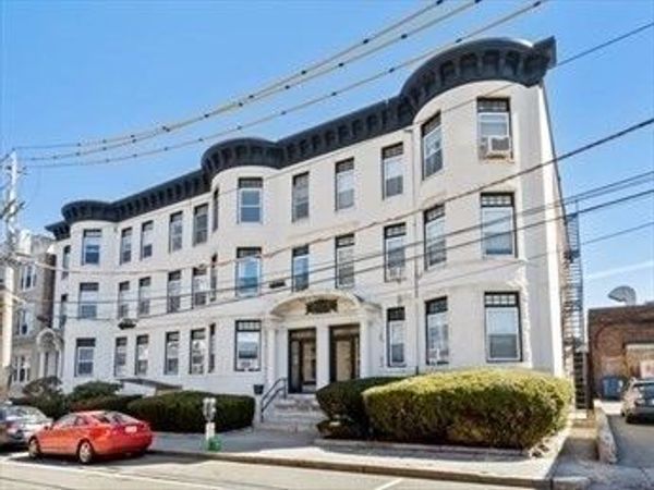 17 Green St, Unit 4, Brookline, MA 02446