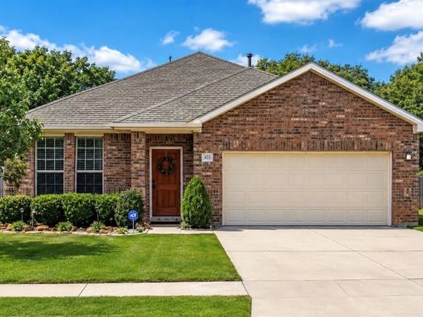 5919 Waterford Drive, Grand Prairie, TX 75052