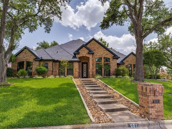 501 Green Meadow Street N, Colleyville, TX 76034