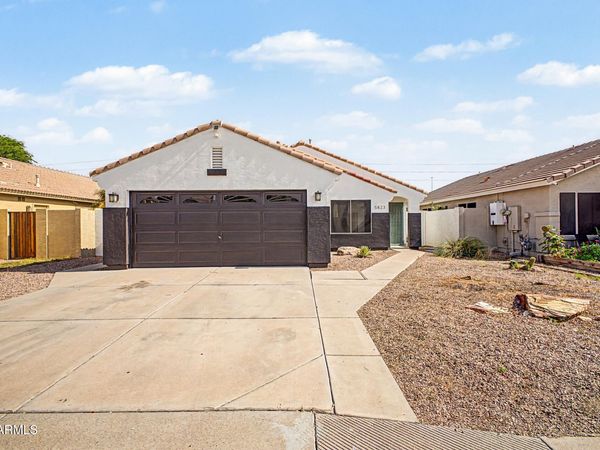 5823 E HOPI Circle, Mesa, AZ 85206