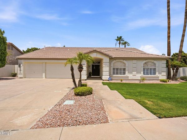 2540 E SAGEBRUSH Street, Gilbert, AZ 85296