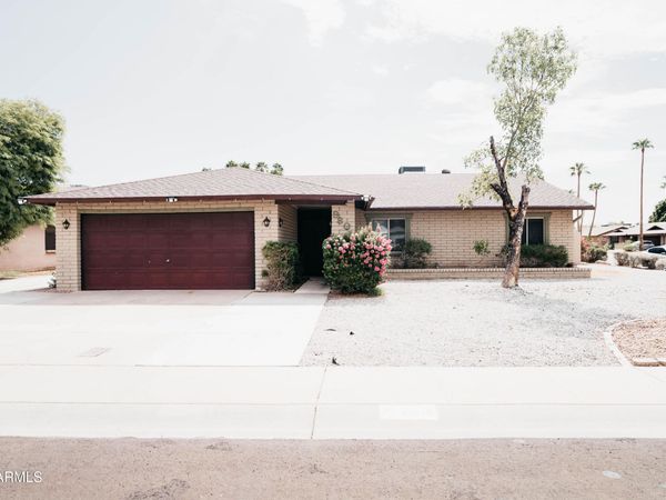9801 N 49th Lane, Glendale, AZ 85302