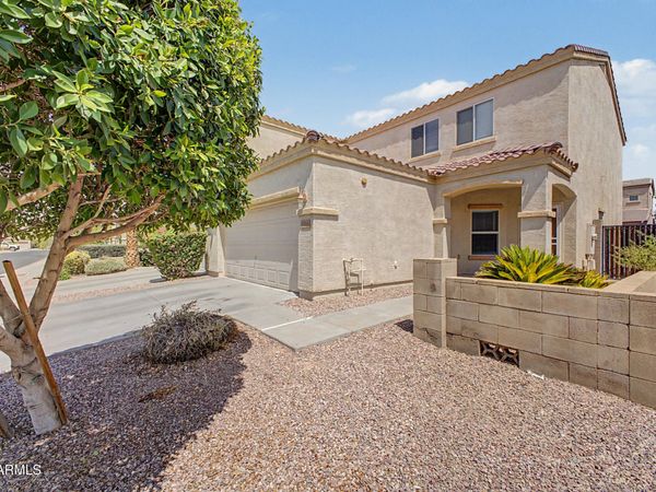 8748 W Wood Drive, Peoria, AZ 85381