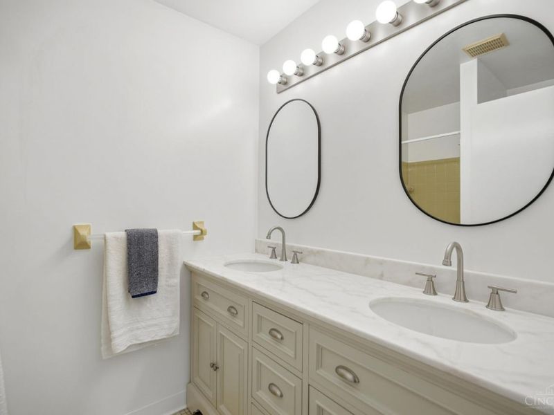 5330 Talloak Court, Cincinnati, OH 45247 Photo 27
