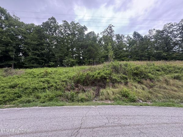 Hidden Oaks Rd, Rockwood, TN 37854