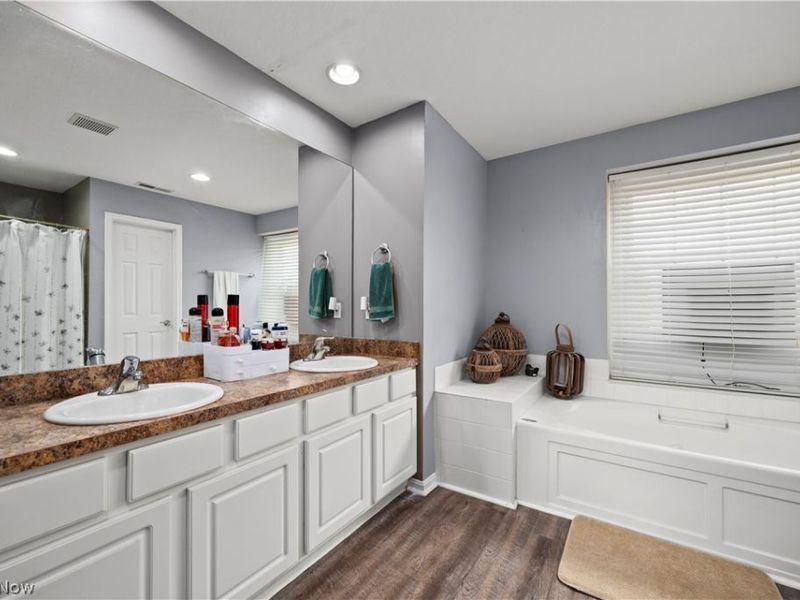 9267 Victoria Lane, North Ridgeville, OH 44039 Photo 31