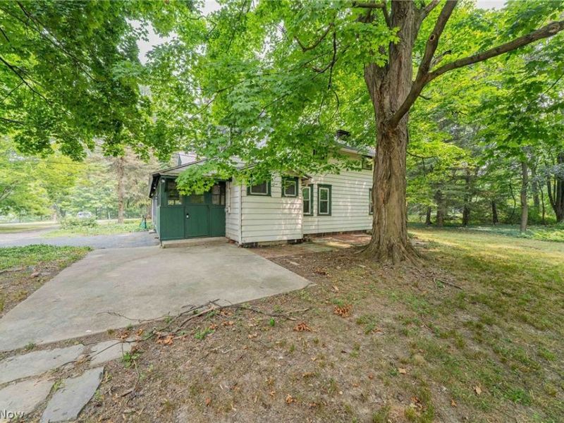 2266 Glenridge Road, Euclid, OH 44117 Photo 5