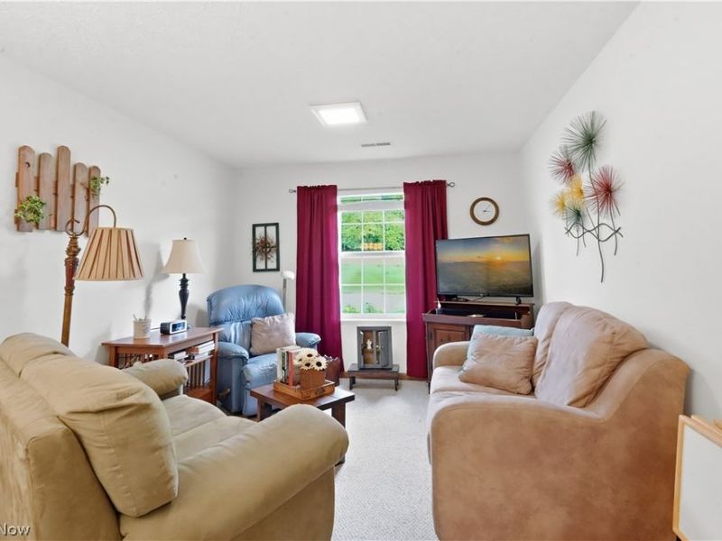 1238 Hunters Walk, Ashland, OH 44805 Photo 2
