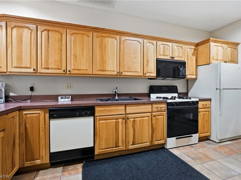 1238 Hunters Walk, Ashland, OH 44805 Photo 25