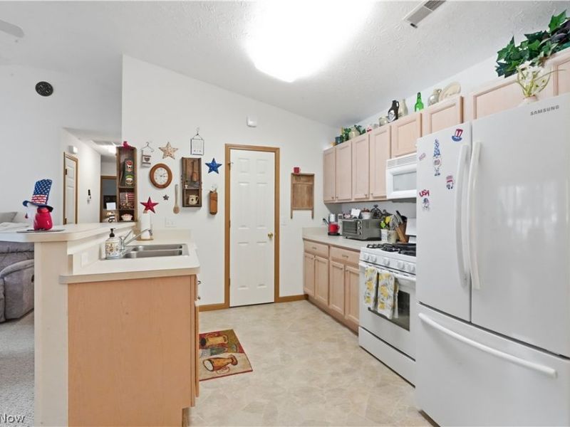 1238 Hunters Walk, Ashland, OH 44805 Photo 4