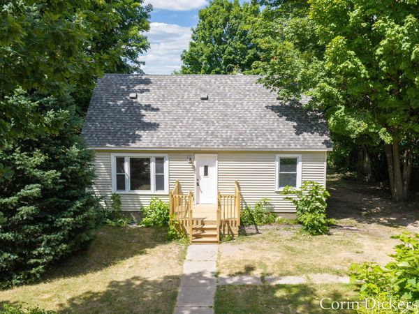 457 Booth Street, Grand Ledge, MI 48837