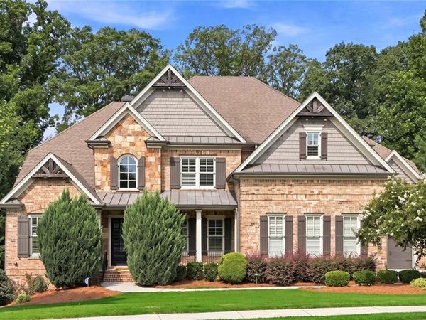1992 Stonewater Court , Hoschton, GA 30548