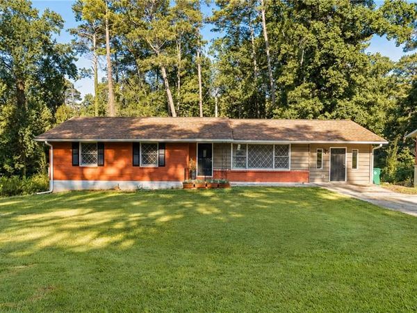 452 Kenridge Circle , Stone Mountain, GA 30083