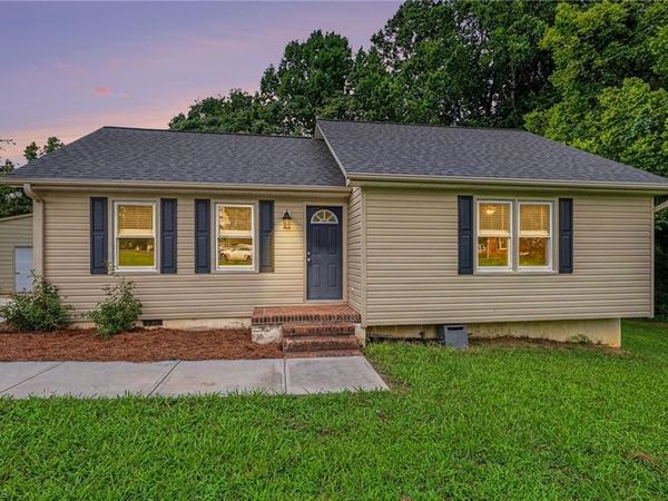 225 Meadow Trail , Lexington, NC 27295
