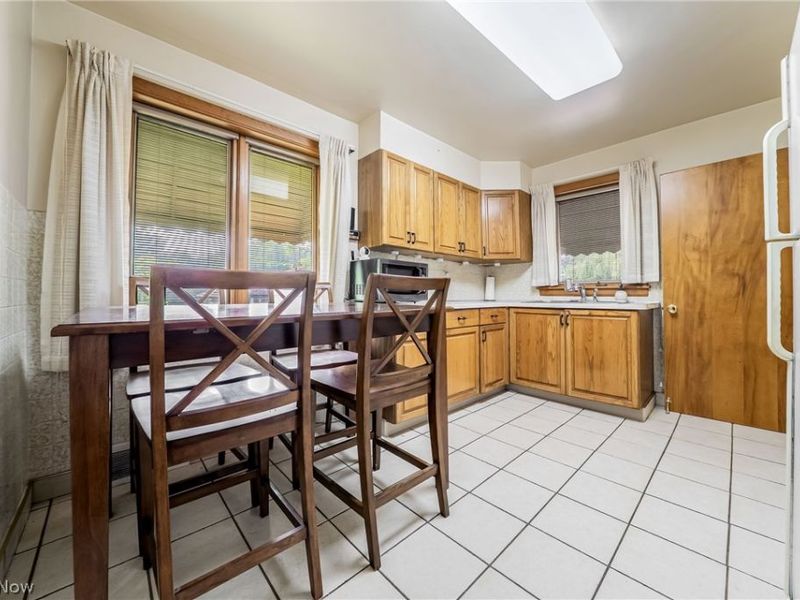4290 Dover Center Road, North Olmsted, OH 44070 Photo 12