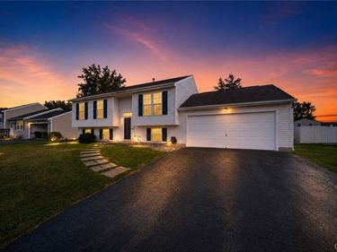 5732 Boulia Drive, Clay, NY 13041