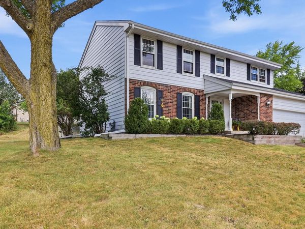 2800 Berkshire DRIVE, Waukesha, WI 53188