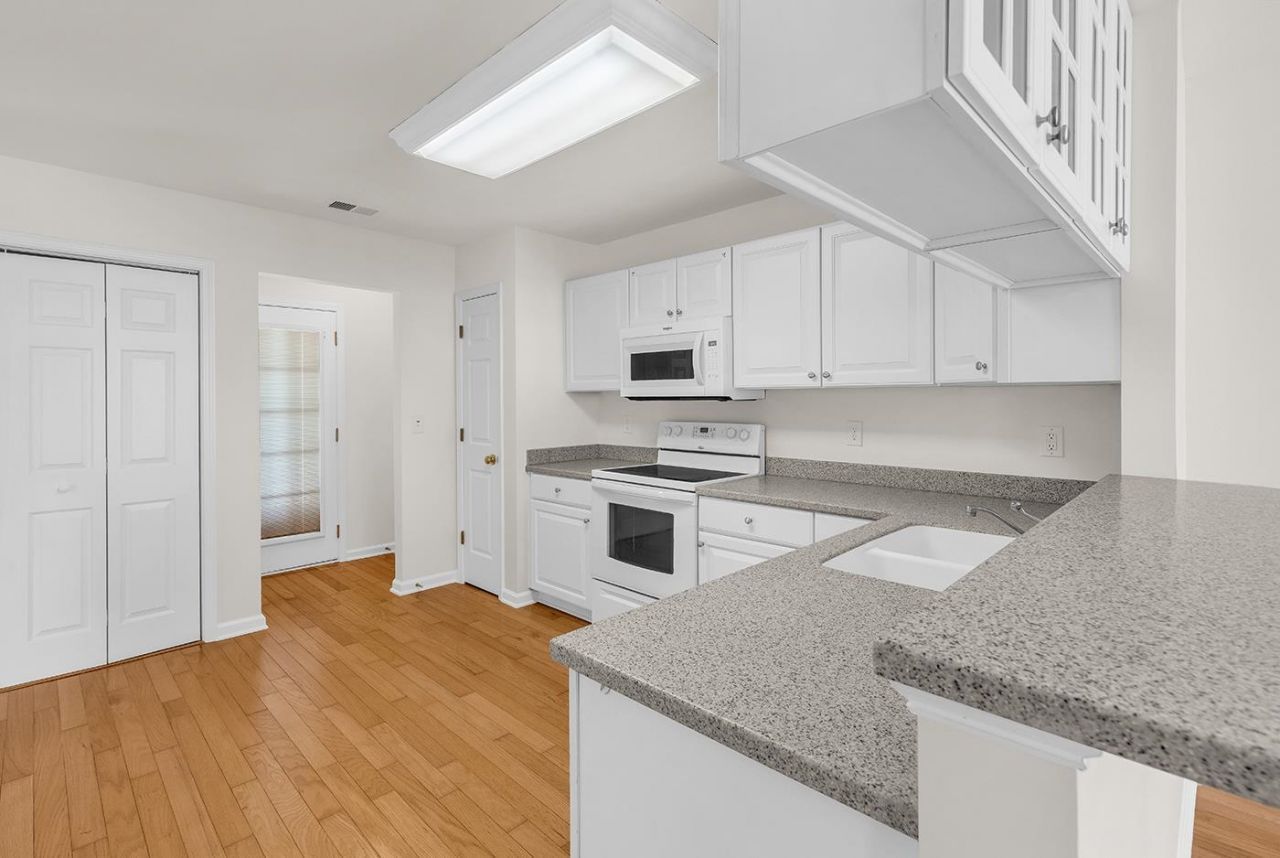 259 Vesta Dr. Photo 6