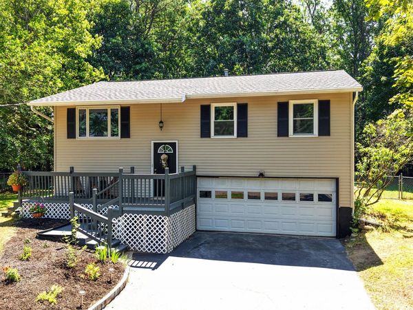 17 Red Coach Trail, Ballston Spa, NY 12020