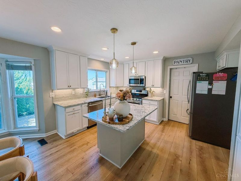 7169 Ruwes Oak Drive, Green Township, OH 45248 Photo 12