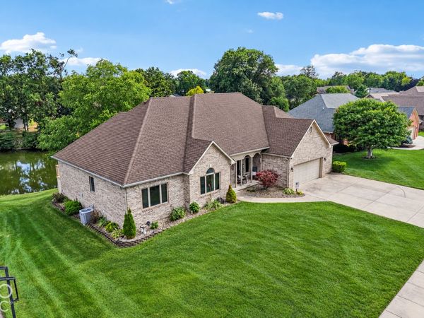 6635 E Ridgeview Court, Mooresville, IN 46158