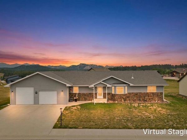 316 Rose Quartz Place, Custer, SD 57730