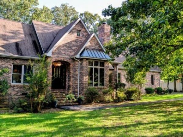 104 Southampton Dr , Tullahoma, TN 37388