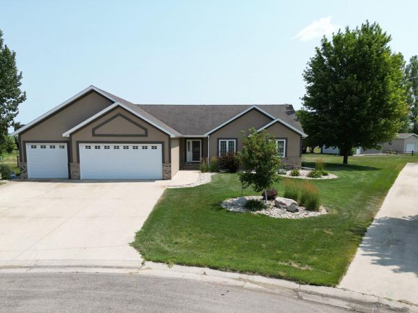1949 51st Avenue N, Moorhead, MN 56560