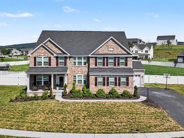 3941 SECRETARIAT STREET, HARRISBURG, PA 17112