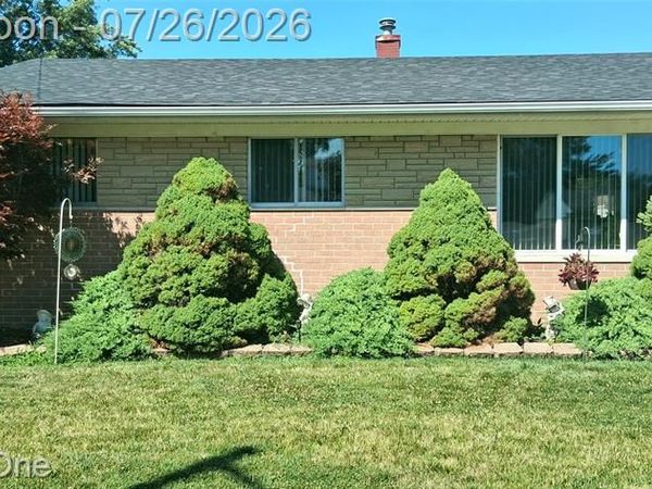 23231 Glenbrook Street, St. Clair Shores, MI 48082