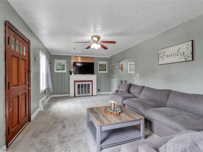 148 Brandtson Avenue, Elyria, OH 44035 Photo 4
