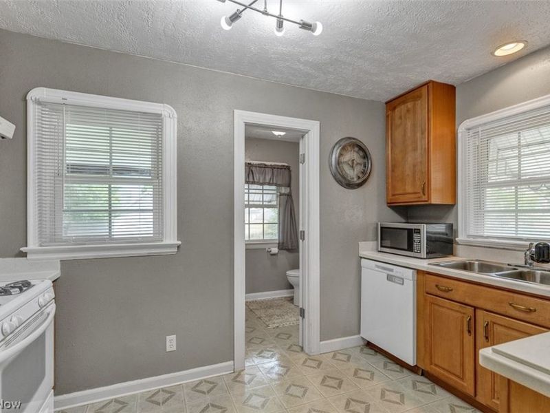 148 Brandtson Avenue, Elyria, OH 44035 Photo 8