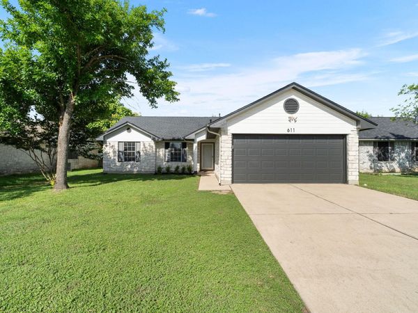 611 Clearcreek DR , Leander, TX 78641