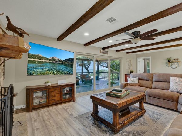 1422 Oakridge LN , Canyon Lake, TX 78133
