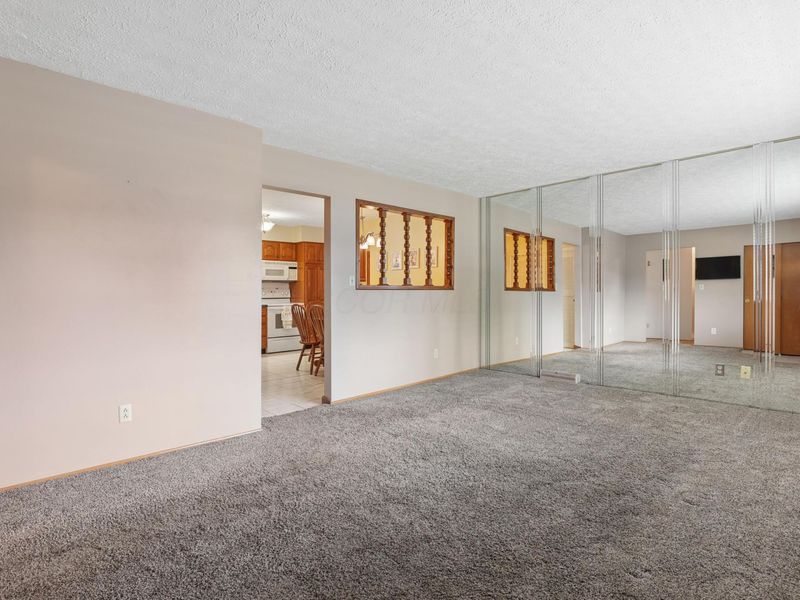 6480 Carriage Lane, Reynoldsburg, OH 43068 Photo 6