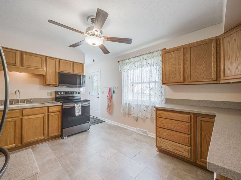 2438 Warrensburg Road, Delaware, OH 43015 Photo 18