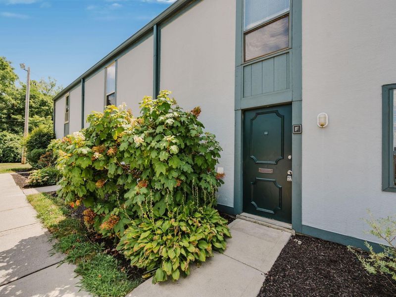 1014 Galliton Court, Unit F, Columbus, OH 43220 Photo 32