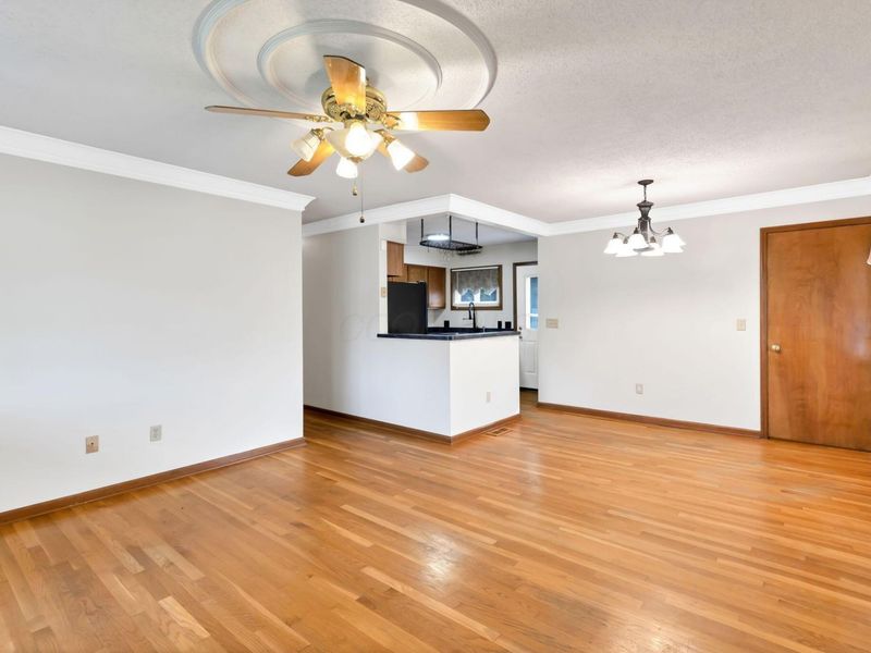 837 Demorest Road , Columbus, OH 43204 Photo 4